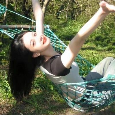 抽象画中的越南少女2