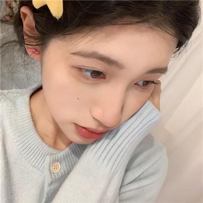踉跄女孩